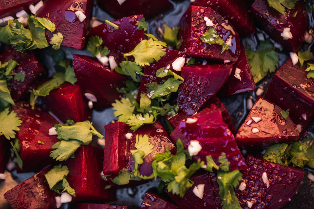 Rødbettsalat med bringebærbalsamico og geitost
